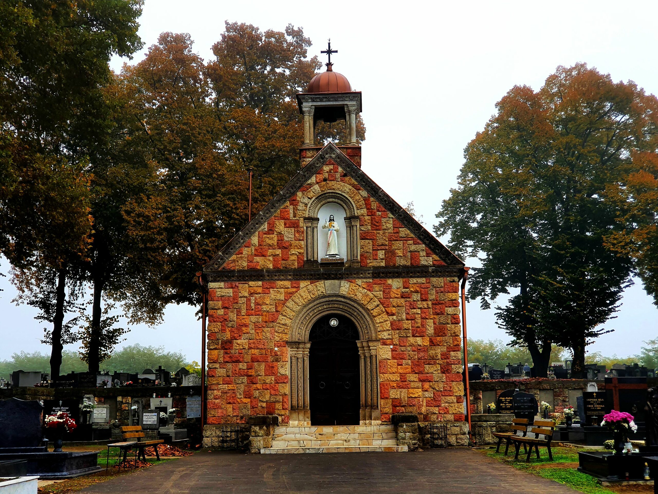 Misék és temetői rend Kisvárdán