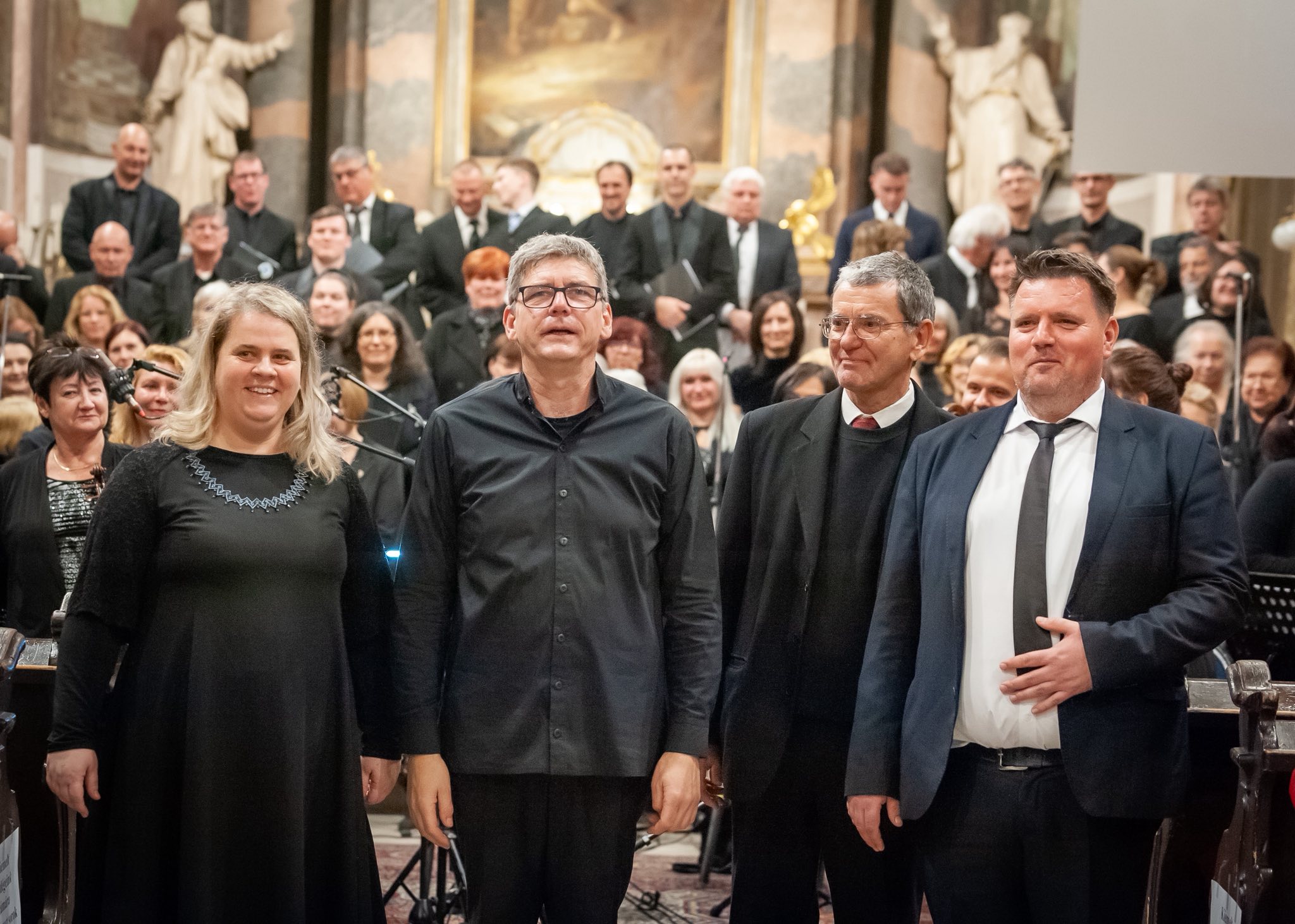 Gyöngyösön és Egerben énekelt az Arcadelt