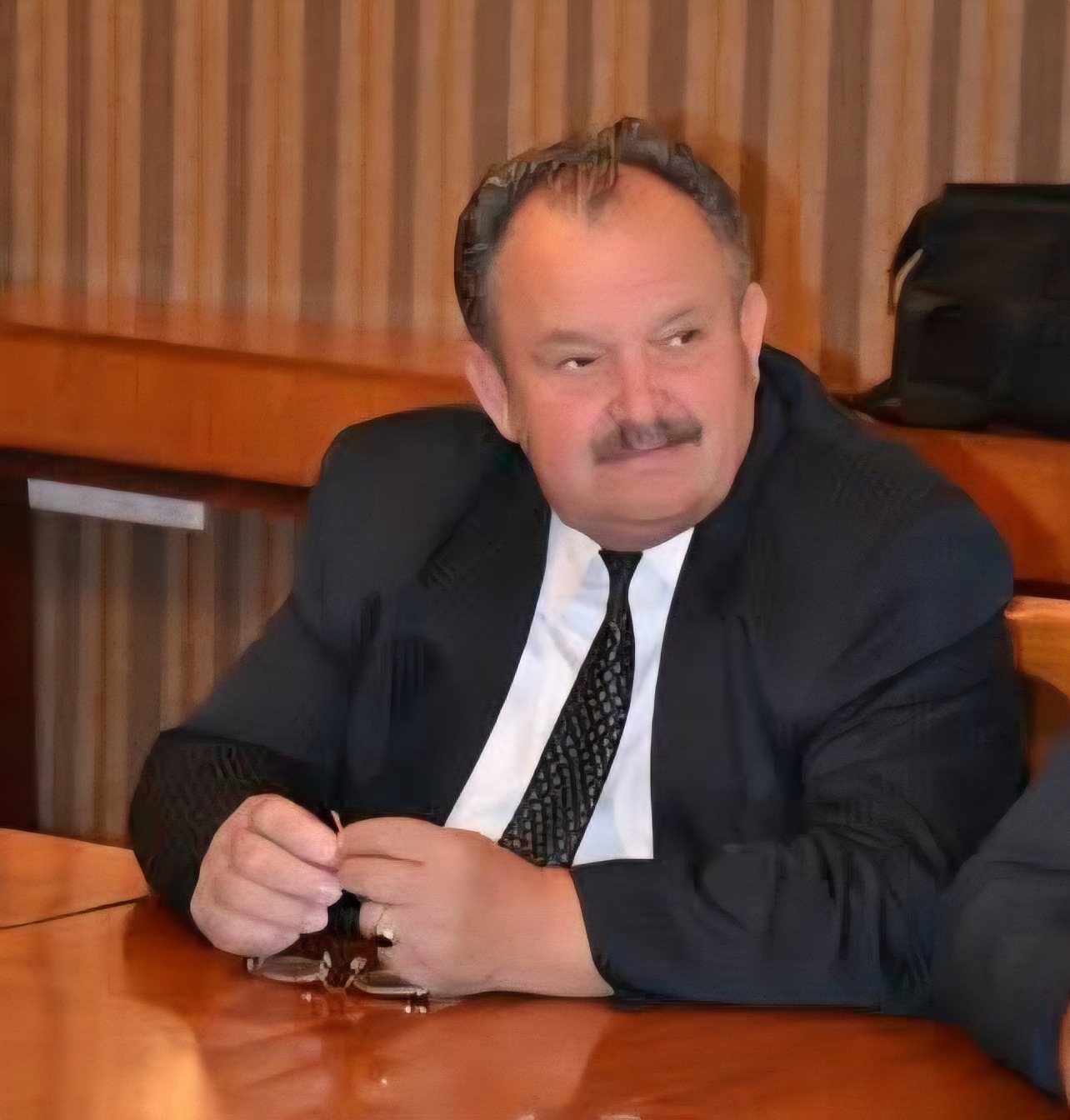 Élete a családja és a roma közösség volt