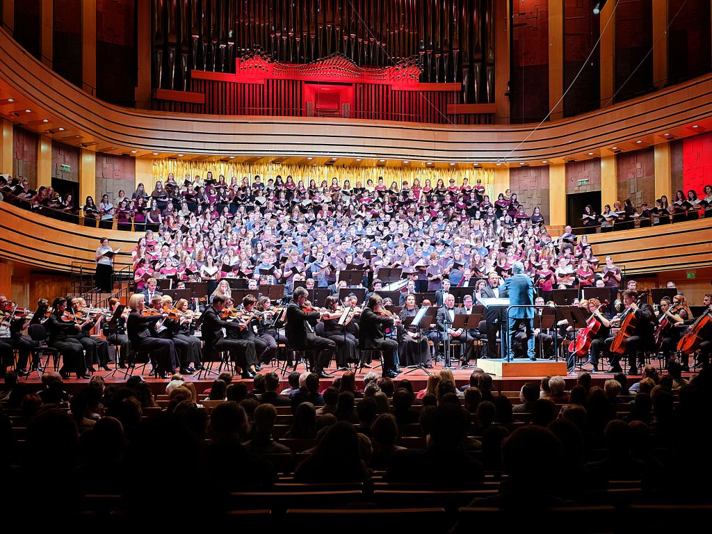 A jövő hangjai: besis énekesek a Voices of theFuture projektben