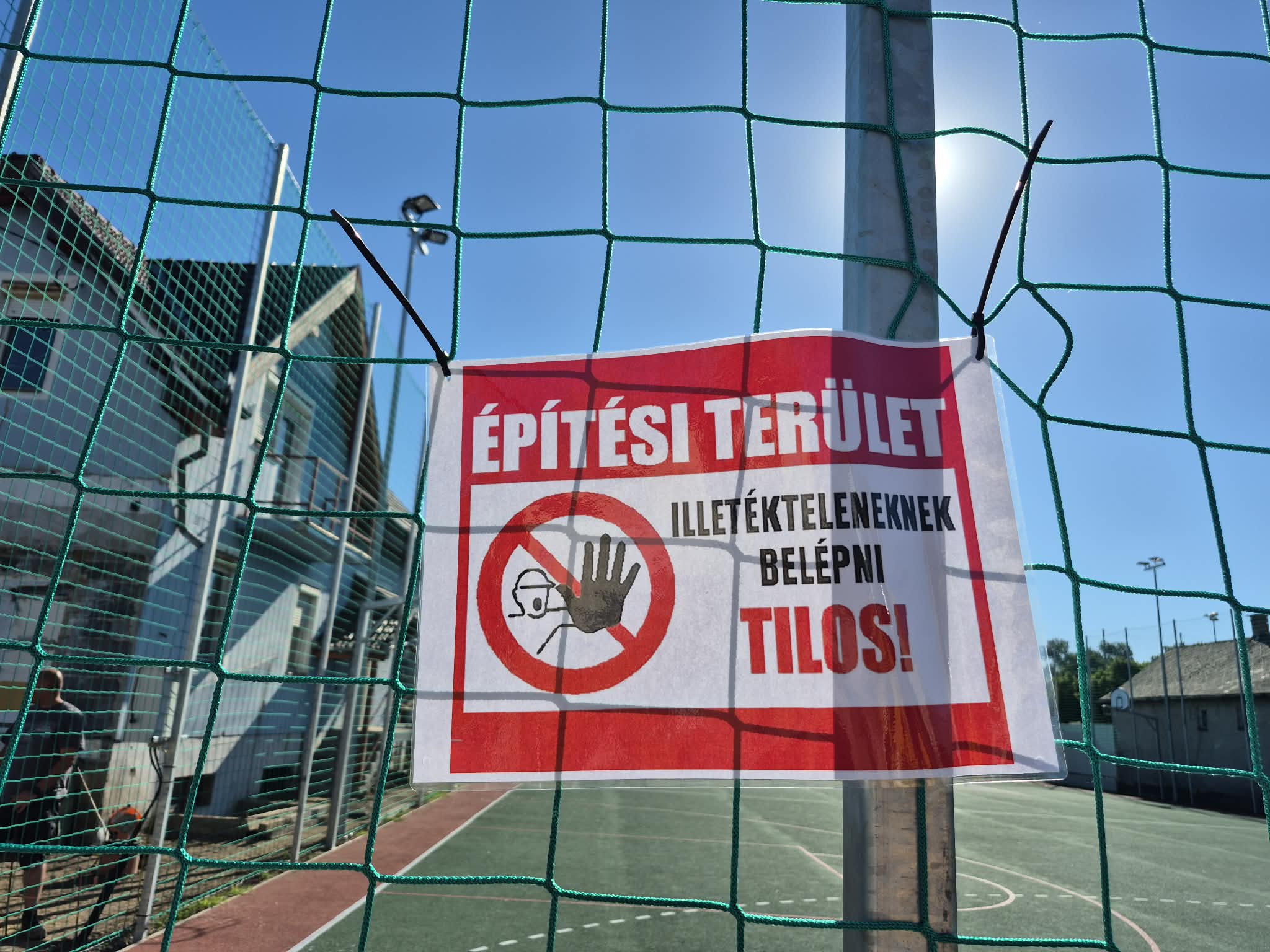 FONTOS közlemény: egyelőre NEM használható az új sportpálya!
