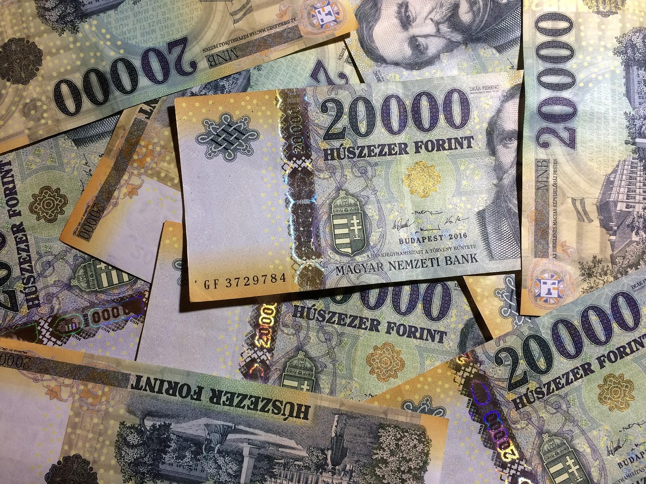 Idén is kapnak ÖNKORMÁNYZATI TANÉVKEZDÉSI TÁMOGATÁST a kisvárdai diákok!