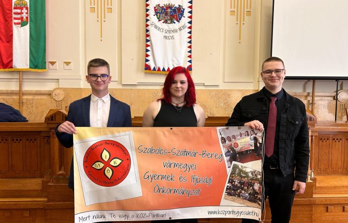 Várday Katás elnöke van a Vármegyei Diákönkormányzatnak!