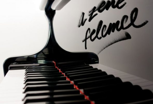 Zongoraest egy zongoráért