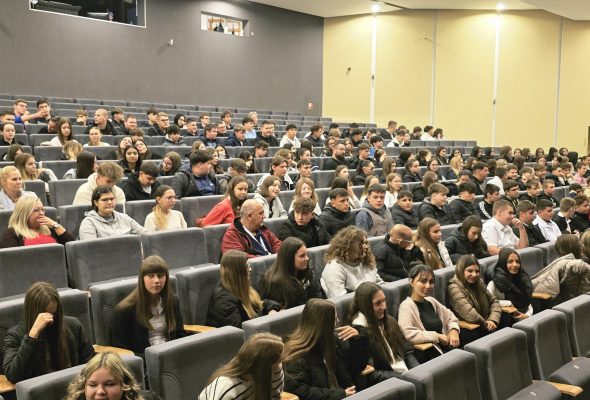 Szimfonikus varázslatok – zenei élmény a Szent László diákjainak