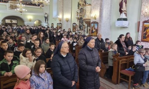 Csend, elhagyás, növekedés – Így indult a nagyböjt a Szent László Katolikus Intézményben