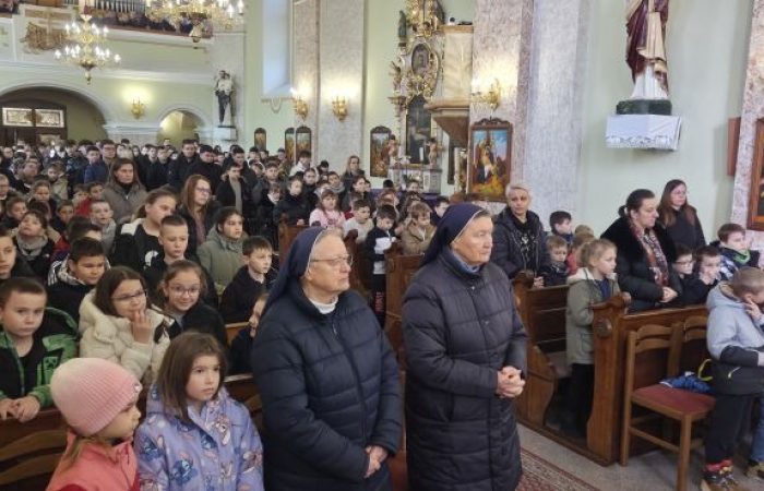 Csend, elhagyás, növekedés – Így indult a nagyböjt a Szent László Katolikus Intézményben