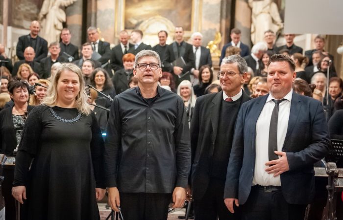 Gyöngyösön és Egerben énekelt az Arcadelt