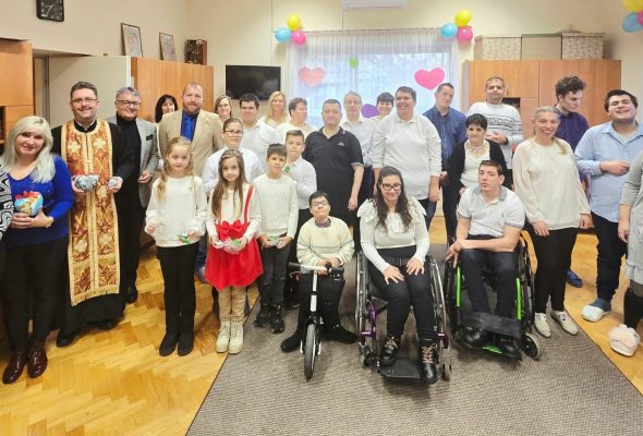 SEGÍTS NEKÜNK GENERÁCIÓS HIDAT ÉPÍTENI!