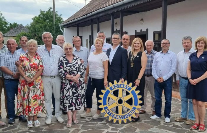 Láncátadás a kisvárdai klubnál