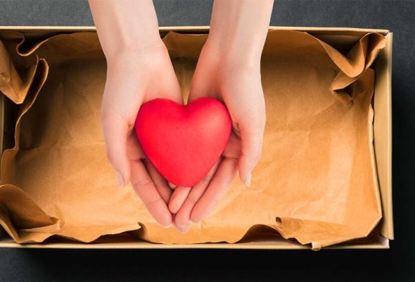 Cipősdoboznyi szeretet – amikor a jóság kézről kézre jár