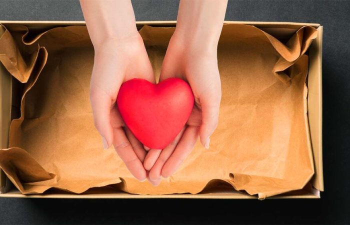 Cipősdoboznyi szeretet – amikor a jóság kézről kézre jár