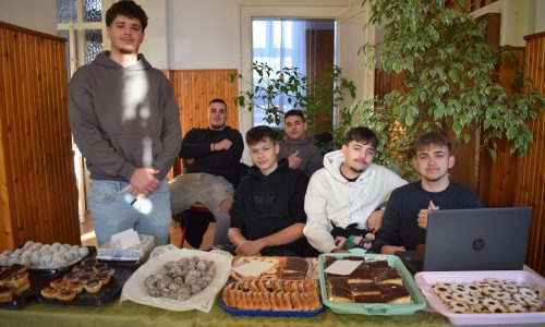 Sikeres volt a karácsonyi vásár a Szent László Középiskolában