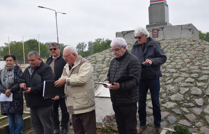 Aradon koszorúztak a kisvárdaiak