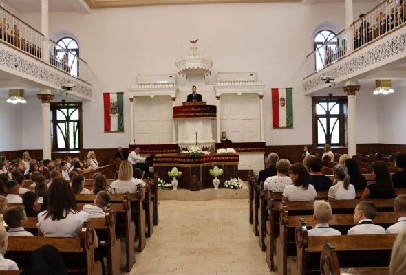 Ünnepélyes tanévnyitó a Várday Katában