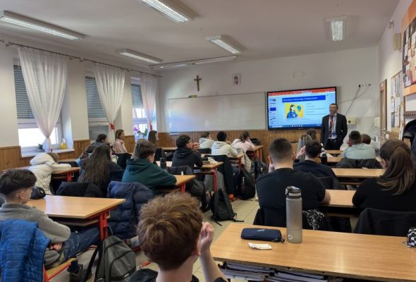 PÉNZ7 a Szent Lászlóban