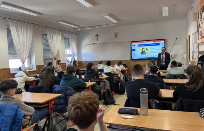 PÉNZ7 a Szent Lászlóban