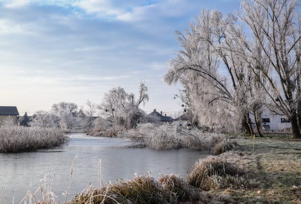 TILOS és életveszélyes a jégre menni!