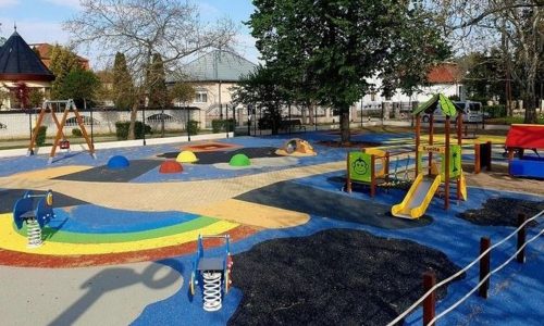 Átmenetileg ZÁRVA van a Zrínyi téri játszótér!