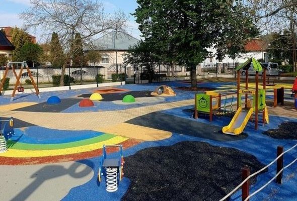 Átmenetileg ZÁRVA van a Zrínyi téri játszótér!