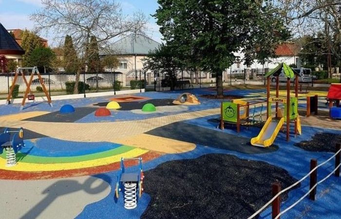 Átmenetileg ZÁRVA van a Zrínyi téri játszótér!