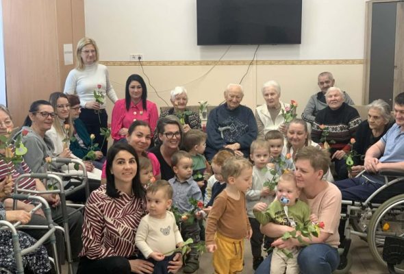 Bölcsisek különleges ajándéka az időseknek