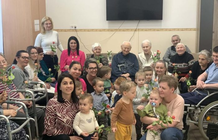 Bölcsisek különleges ajándéka az időseknek