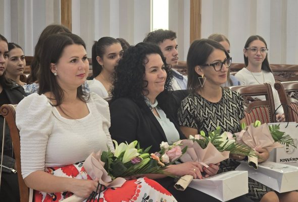 Polgármesteri elismerés a besis diákoknak és tanáraiknak