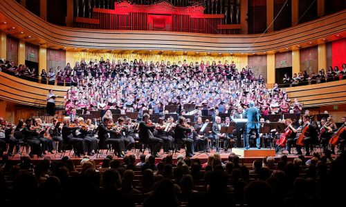 A jövő hangjai: besis énekesek a Voices of theFuture projektben