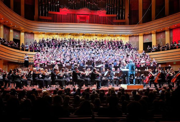 A jövő hangjai: besis énekesek a Voices of theFuture projektben