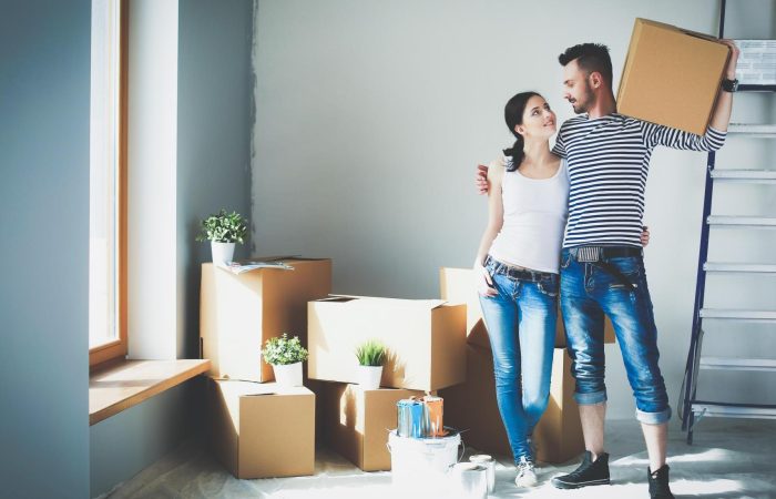 INGYEN LAKHATÁSI LEHETŐSÉG FIATALOKNAK