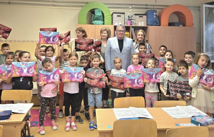 Első osztályosok ajándékozása