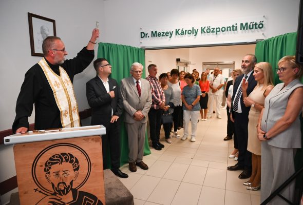 Dr. Mezey Károly nevét viseli a kisvárdai központi műtő