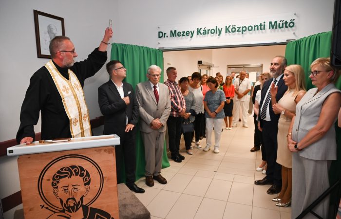 Dr. Mezey Károly nevét viseli a kisvárdai központi műtő