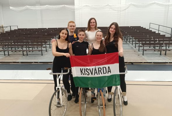 Fantasztikus művészi kerékpáros eredmény