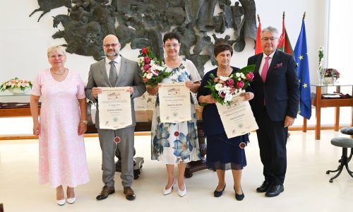 Mindenki másként, de mindenki doktor a városi díjazottak között!
