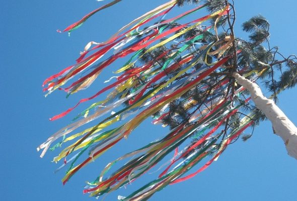 Díszítsük együtt a városi MÁJUSFÁT!