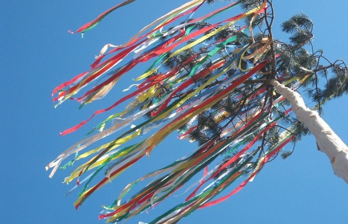 Díszítsük együtt a városi MÁJUSFÁT!