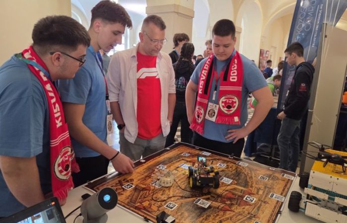 Az ország legjobb FLL csapatai között a Szent László