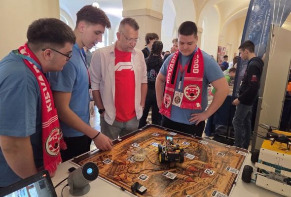 Az ország legjobb FLL csapatai között a Szent László