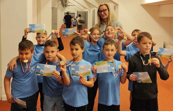 Szent Lászlós diákok arany és ezüst érmet szereztek a Kölyökből Atléta programban