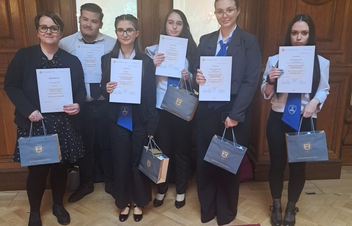 Szent Lászlós diákok országos 2. helyezést hoztak el a Károlyi-Csekonics-palotából