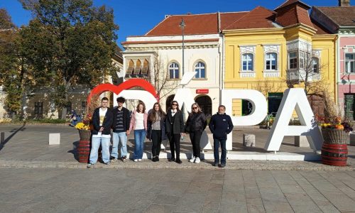 Angolul és alkotva remekeltek Pápán a refisek